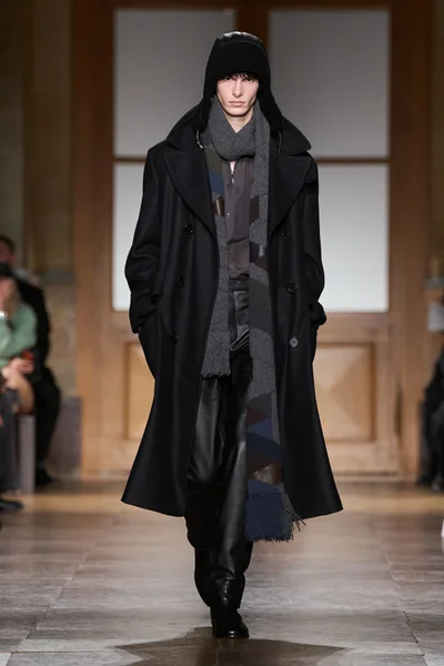 Look 29